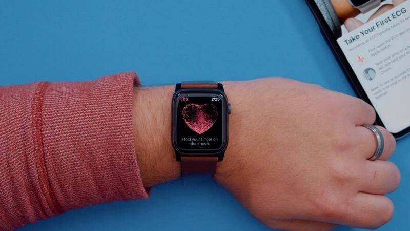 Apple Watch credited with saving life of journalist’s brother