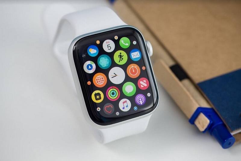 Using Safari on Apple Watch Series 5