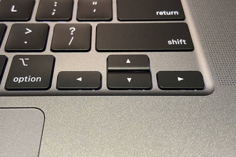 16in-macbook-pro-arrow-keys-100817493-large