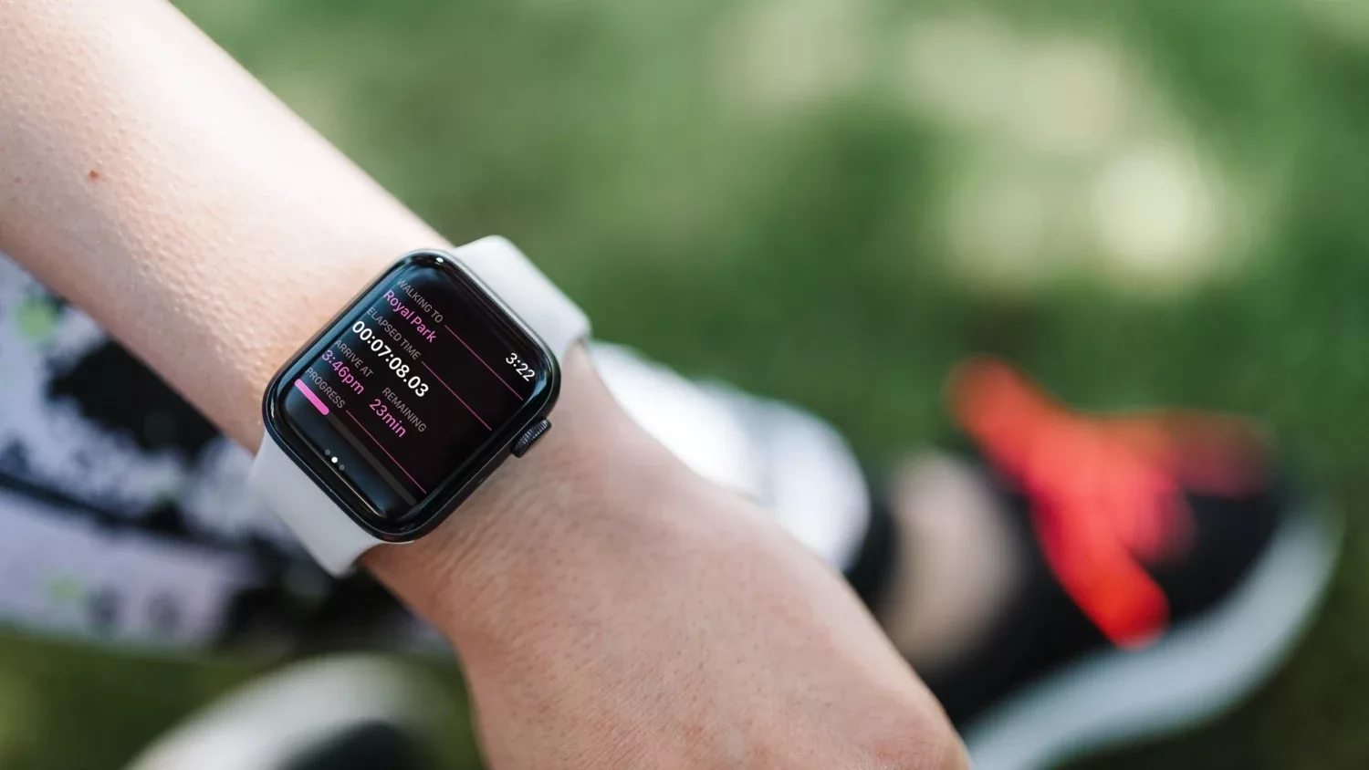 eta-app-watchapplist-hand