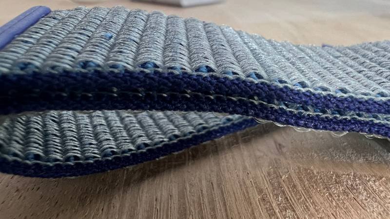 Zagg_Apple_Watch_band_closeup