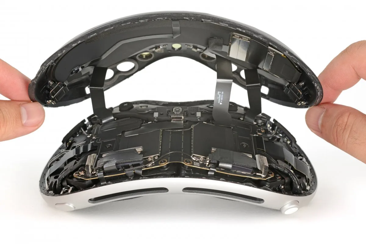 ifixit-applevisionpro-teardown-inside